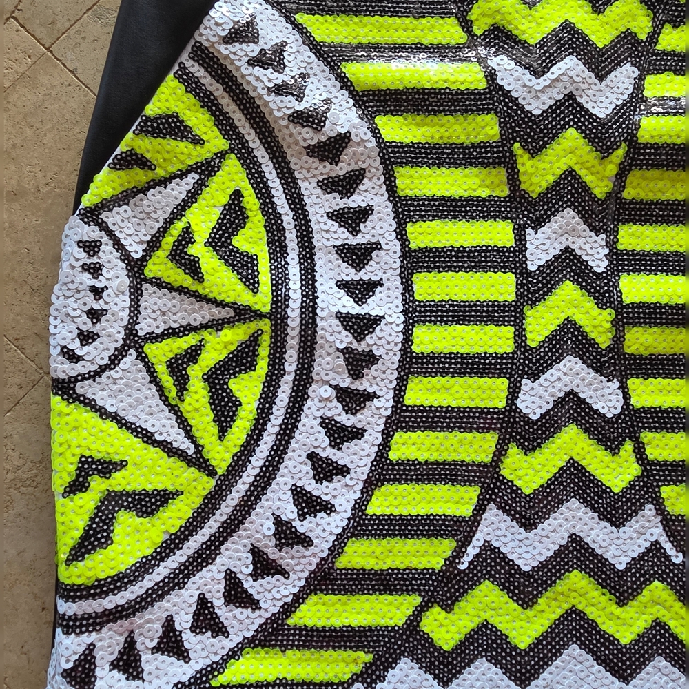 bebe Strapless Dress with Black and Neon Yellow Pattern - Picture 3 of 10